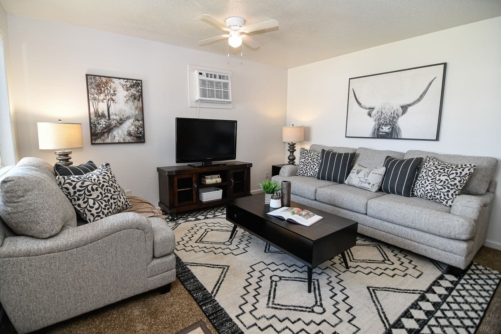 Perry Townhome: 2908 Kading Rd