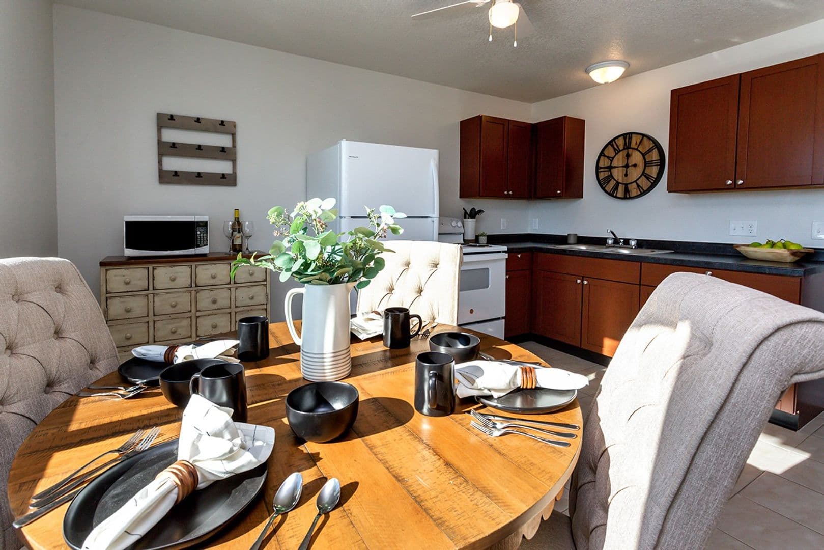 Pleasant Hill Apartment: 5756 Basswood Lane