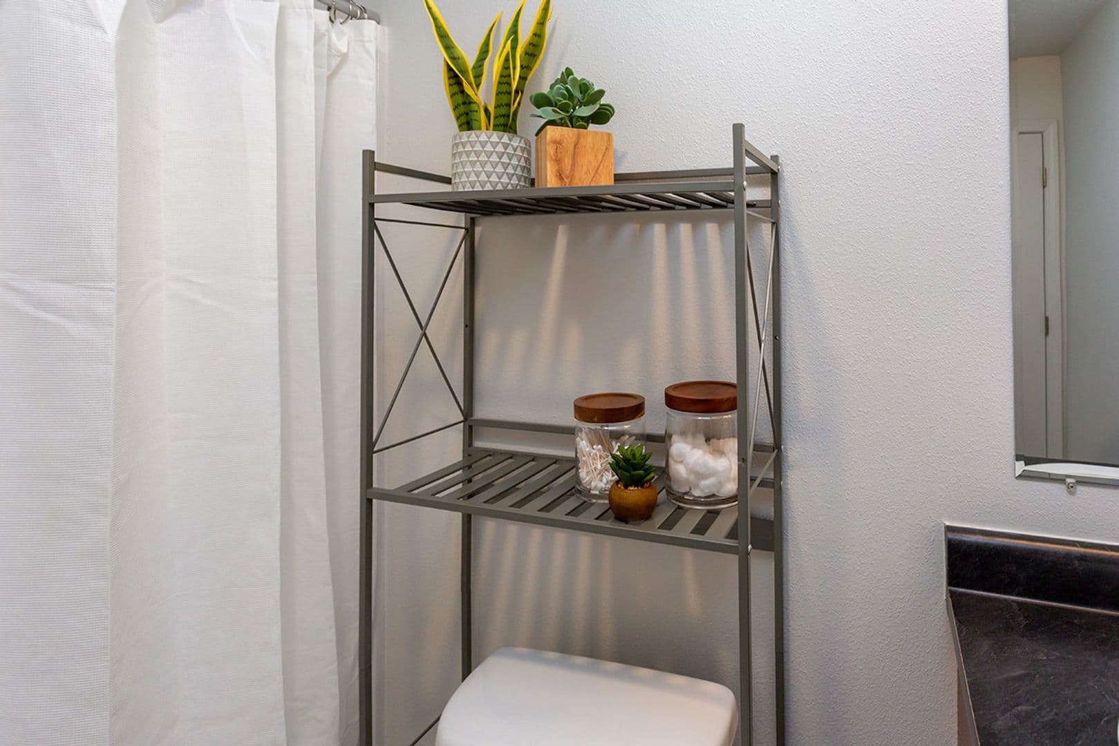 Pleasant Hill Apartment: 225 Hillside