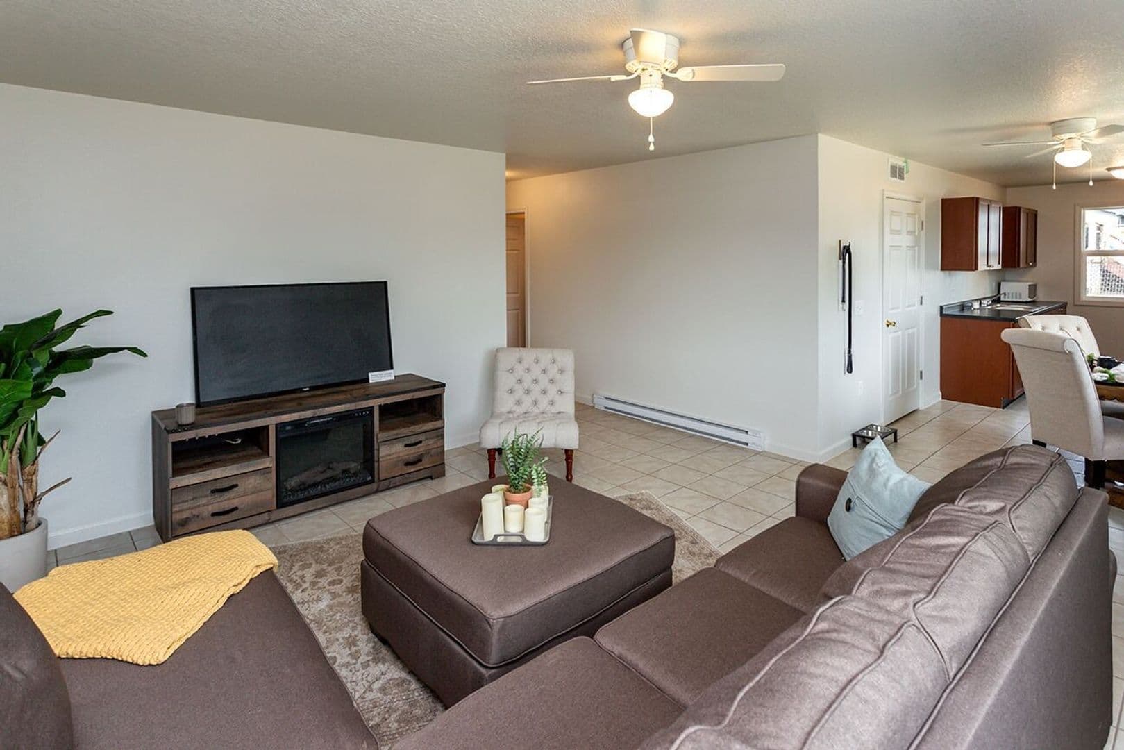 Des Moines Apartment: 4251 Grandview Ave