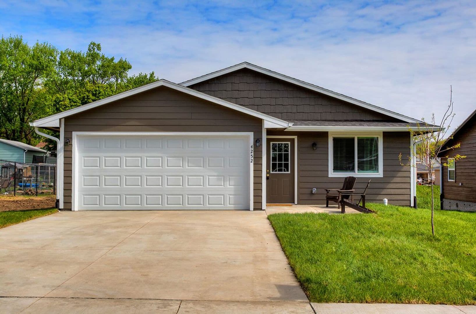 Pleasant Hill Apartment: 5756 Basswood Lane