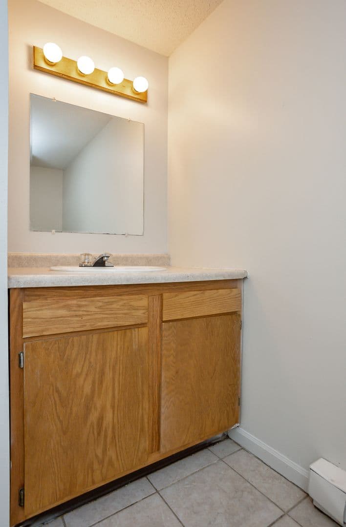 Perry Townhome: 2908 Kading Rd
