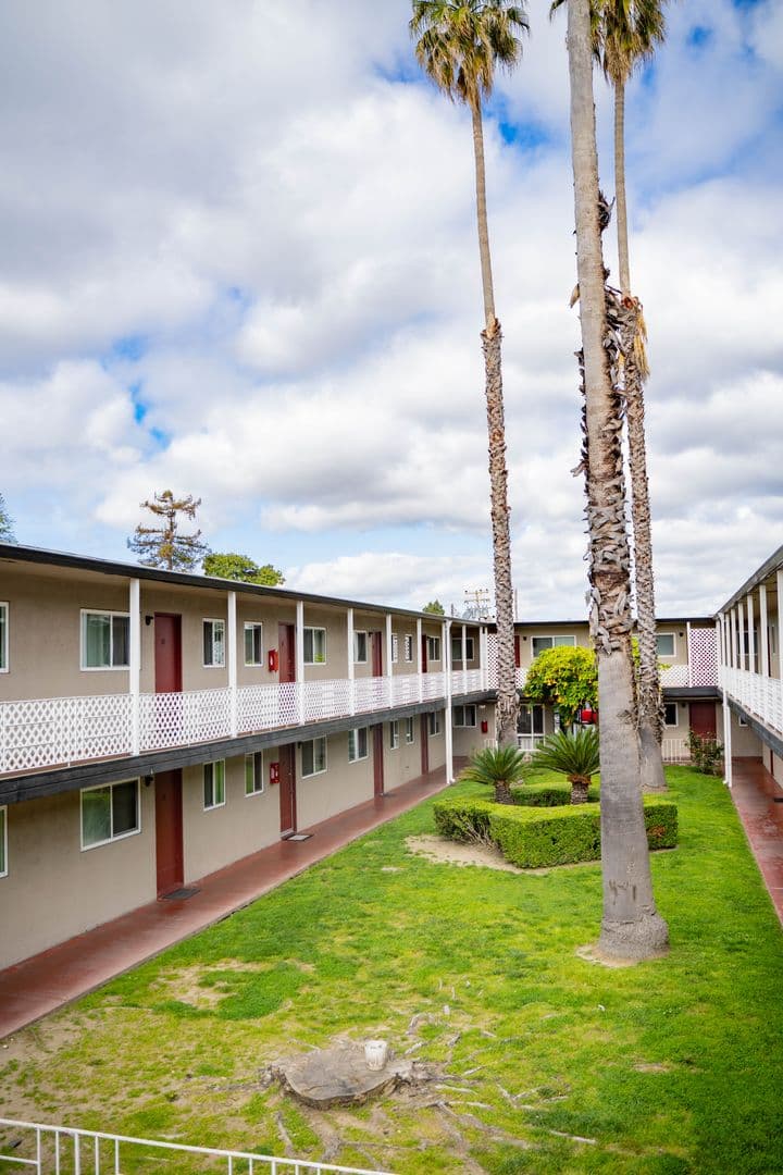 SAN LEANDRO Apartment: 1560 164TH AVE.