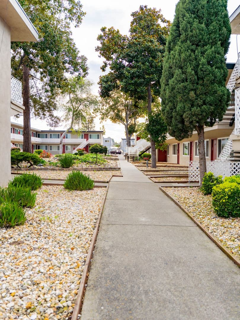 SAN LEANDRO Apartment: 1540 164TH AVE.