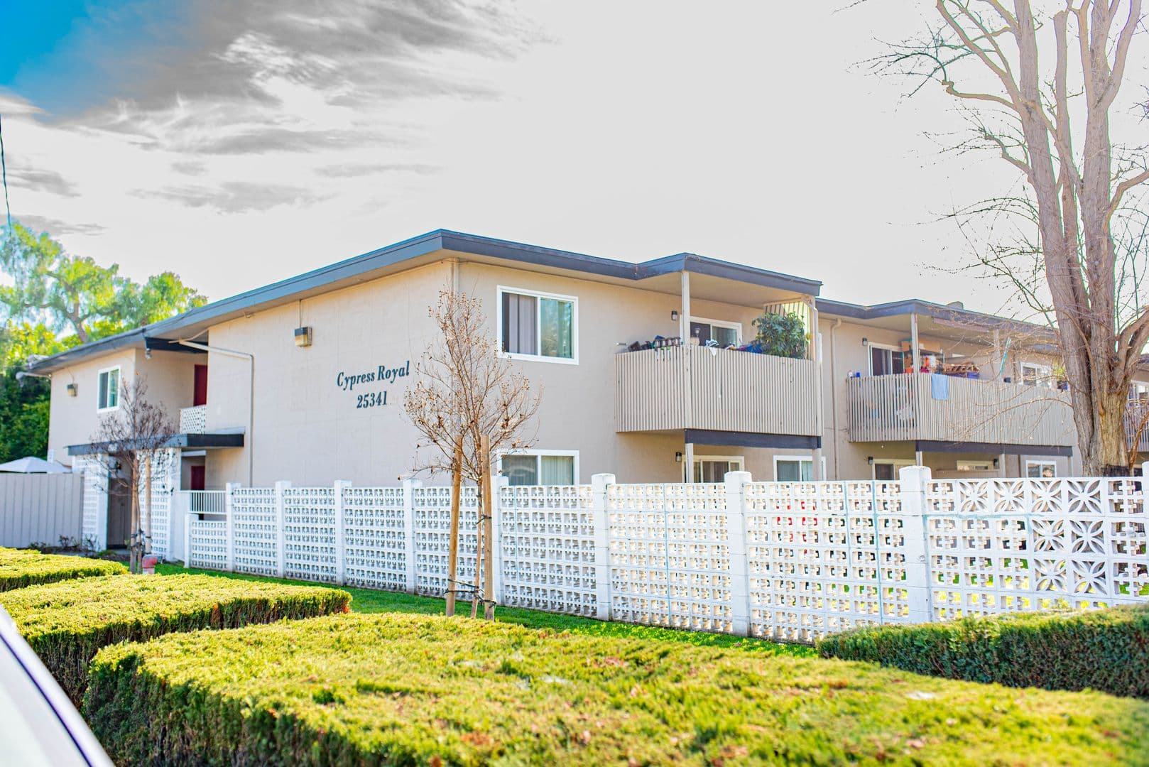 HAYWARD Apartment: 25341 CYPRESS AVE.
