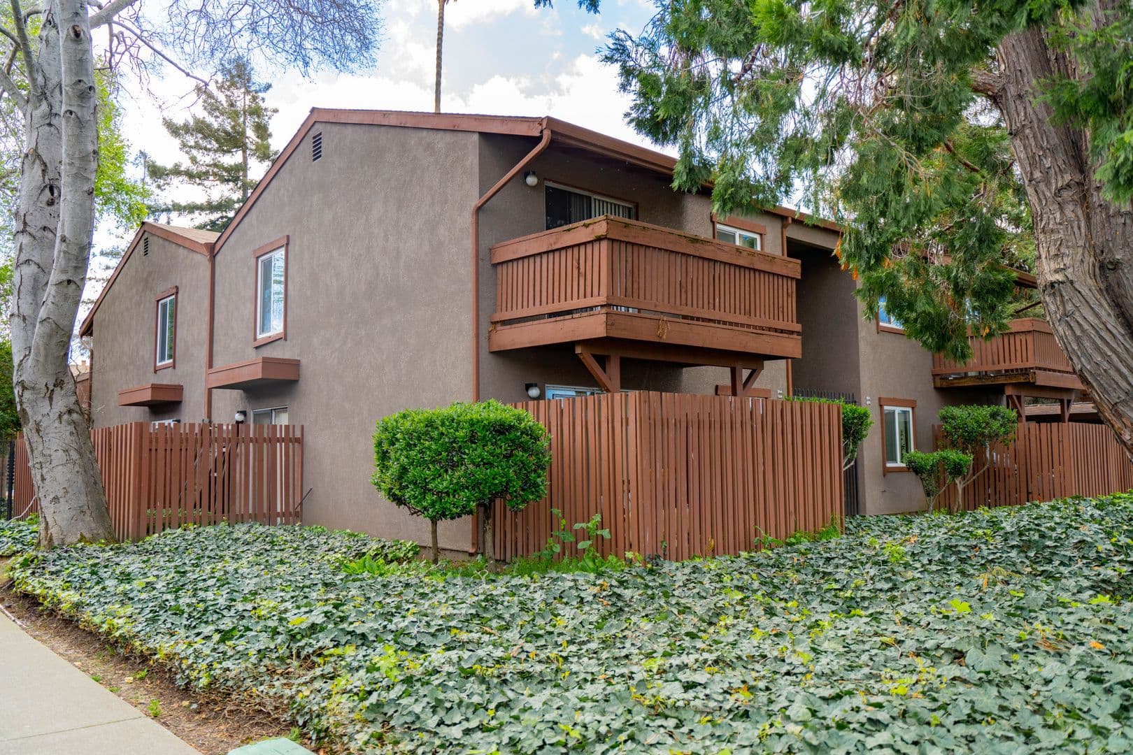 SAN LEANDRO Apartment: 1444 164TH AVE.