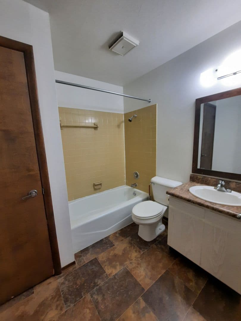 Rapid City Apartment: 1935 38th Street