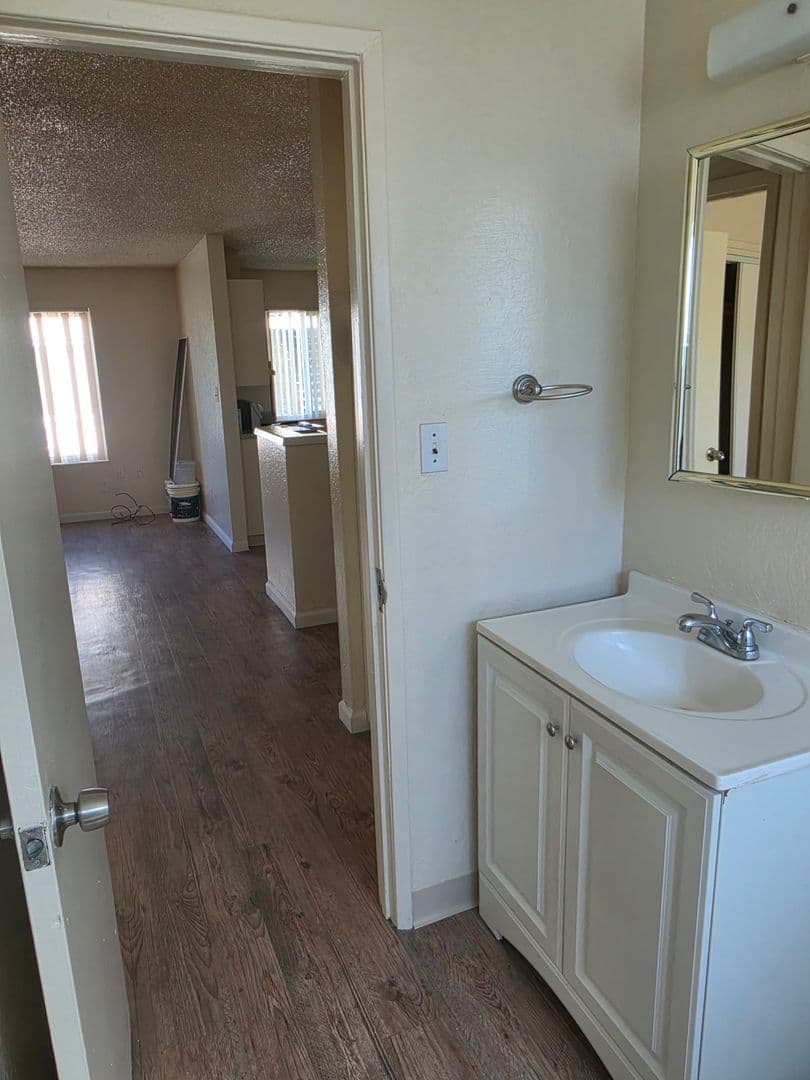 Tracy Apartment: 1635-1641 Parker Avenue