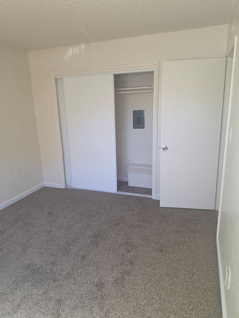 Tracy Apartment: 1635-1641 Parker Avenue