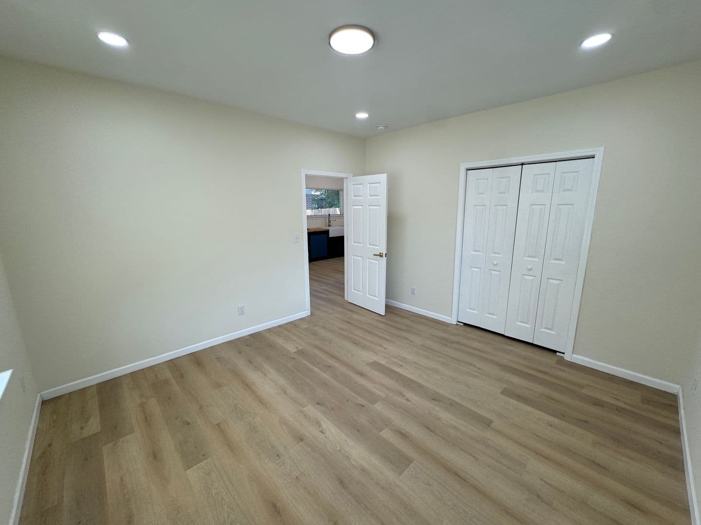 Memphis House: 2554 Selman Ave