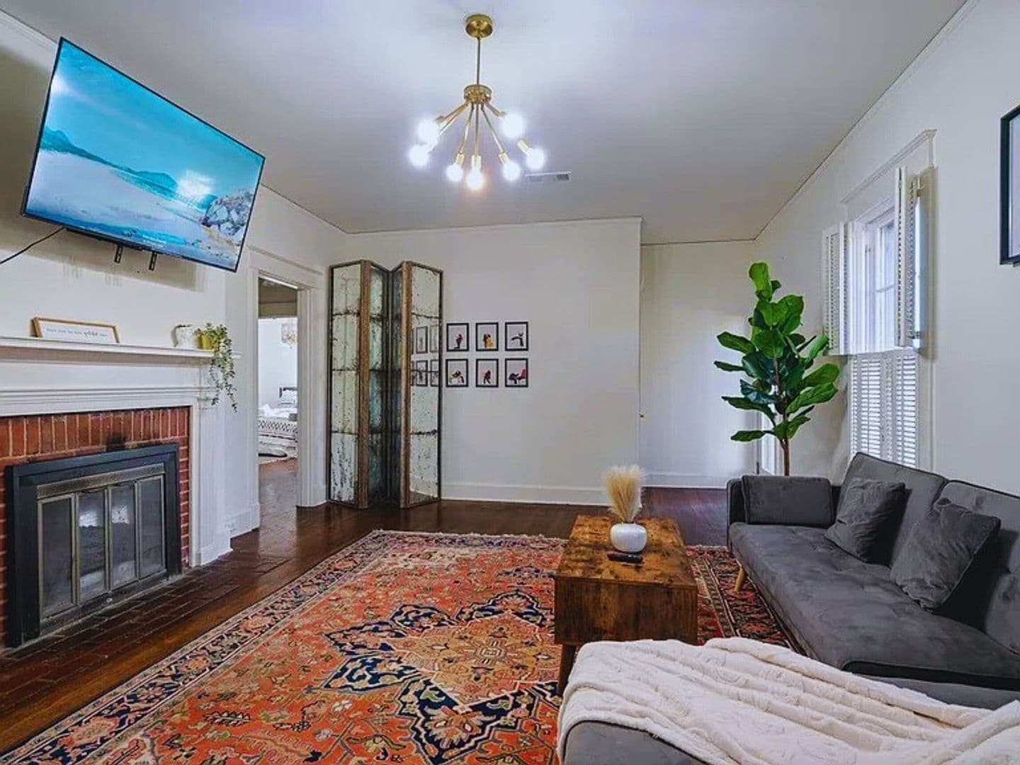 Memphis House: 816 Charles Place,