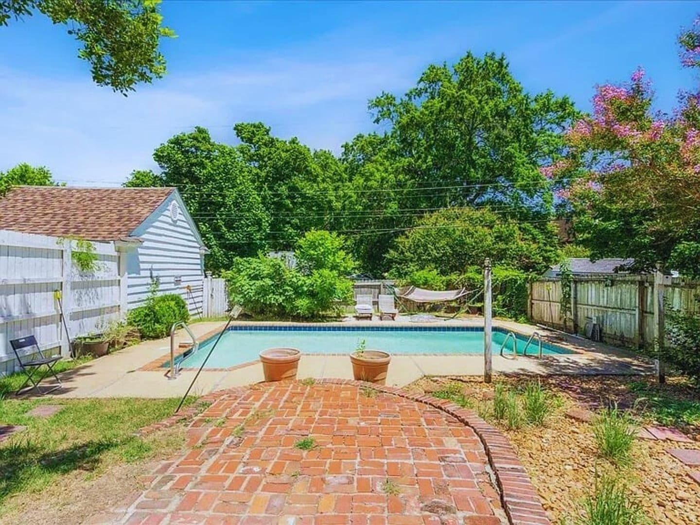 Memphis House: 816 Charles Place,