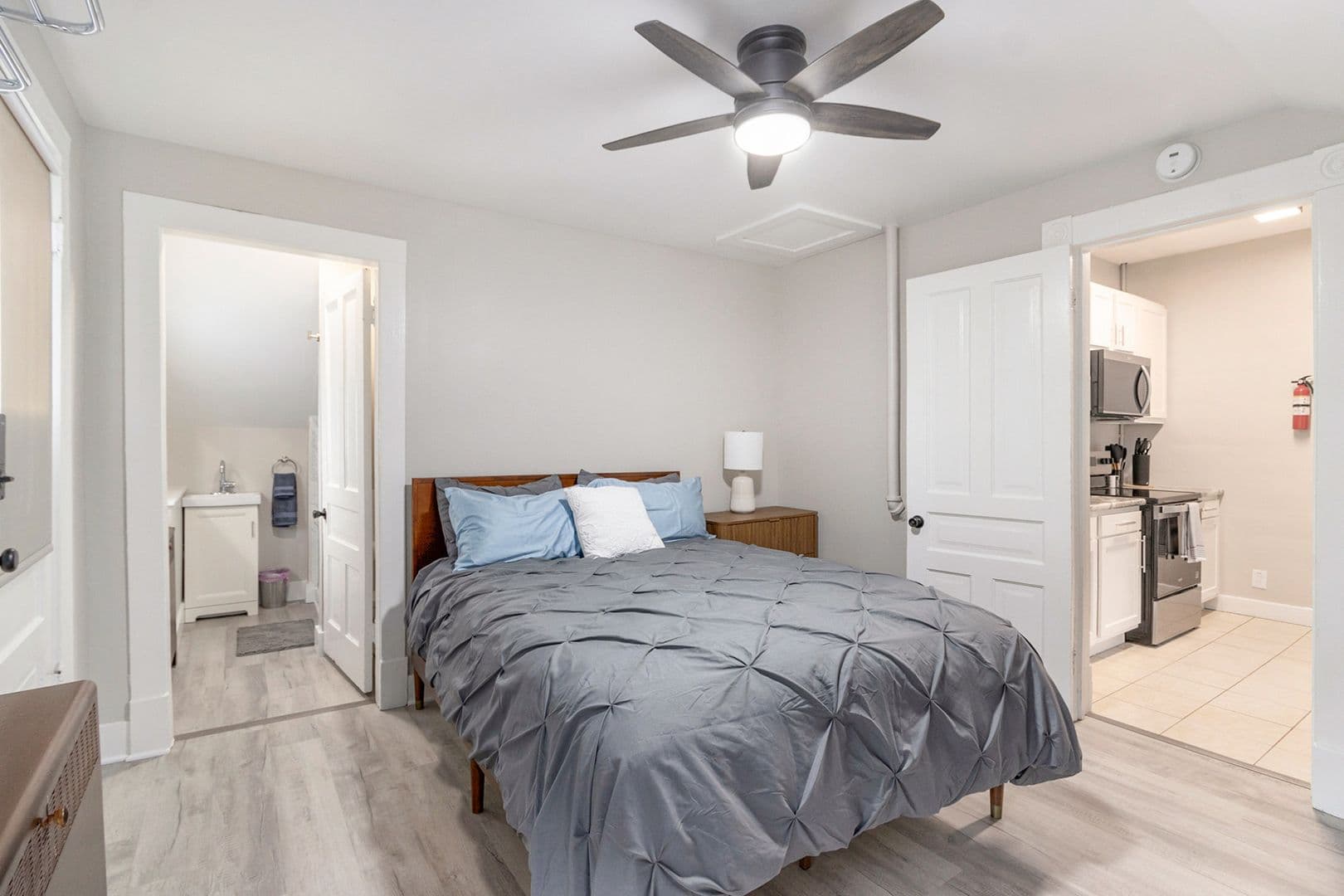 Kalamazoo Apartment: 728 W Lovell St - #4