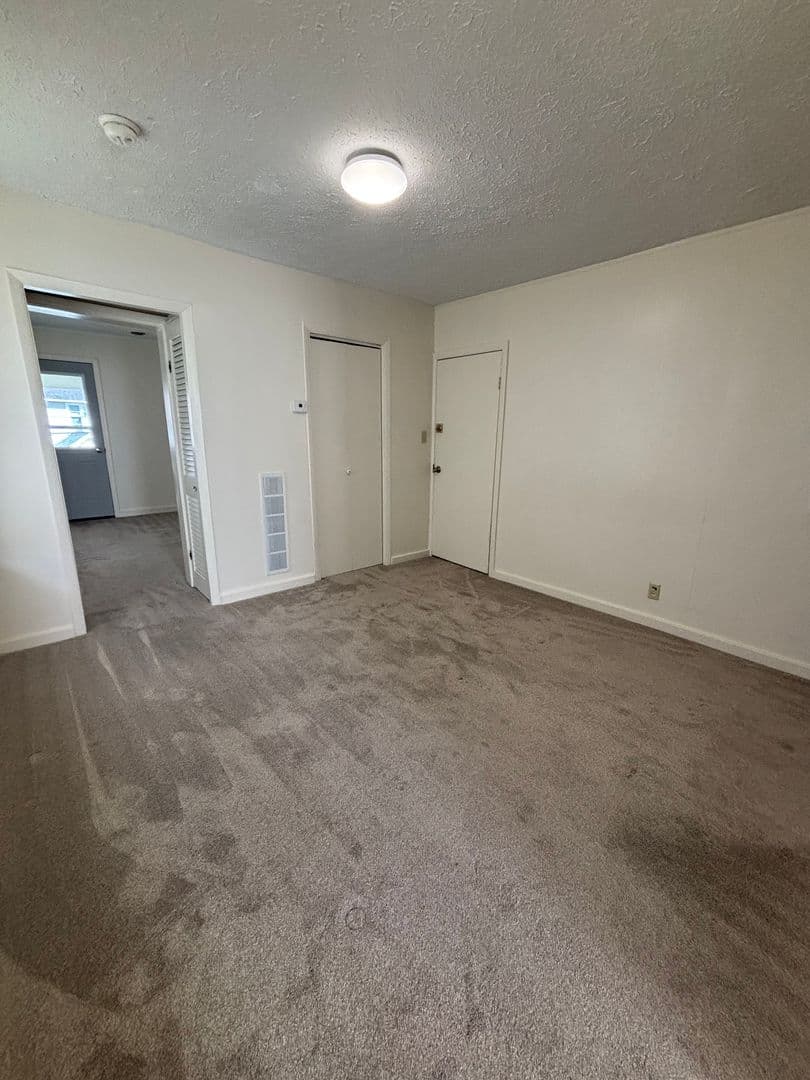 Greenville Apartment: 61 Columbia Ave