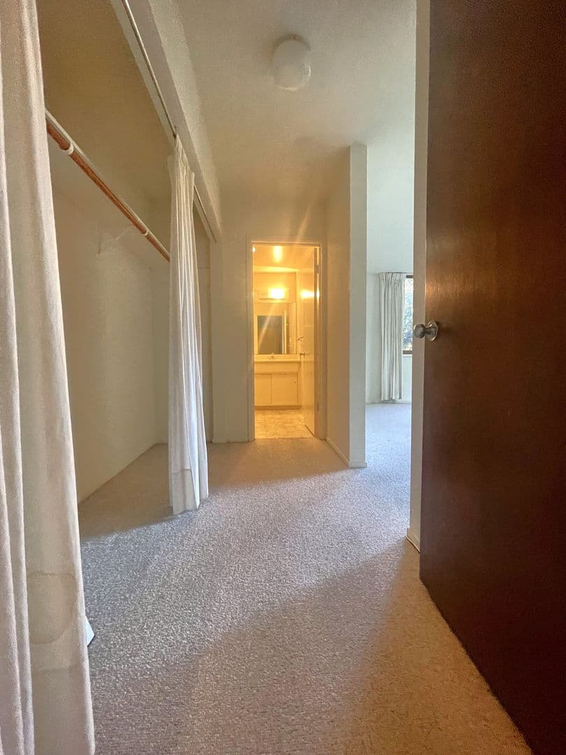 Berkeley Apartment: 1550 Walnut St Apt 03