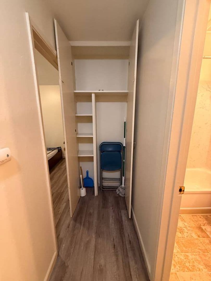 Berkeley Apartment: 2140 Roosevelt Avenue