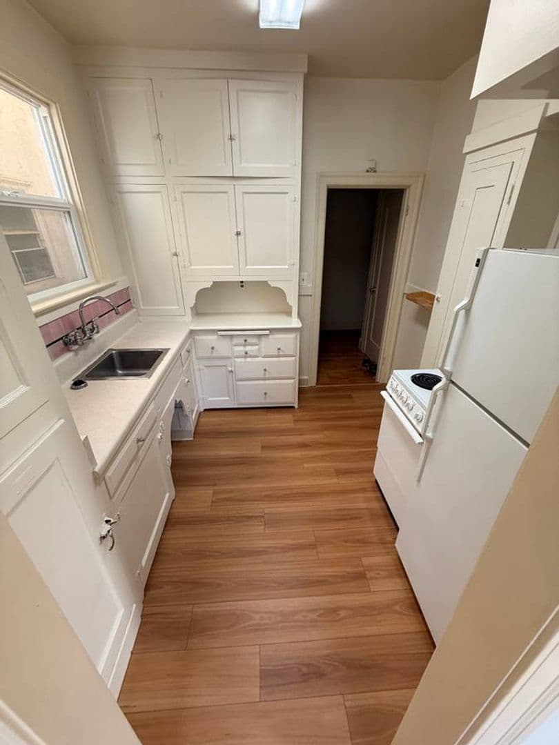 Berkeley Apartment: 2533 Durant Ave. Apt 2