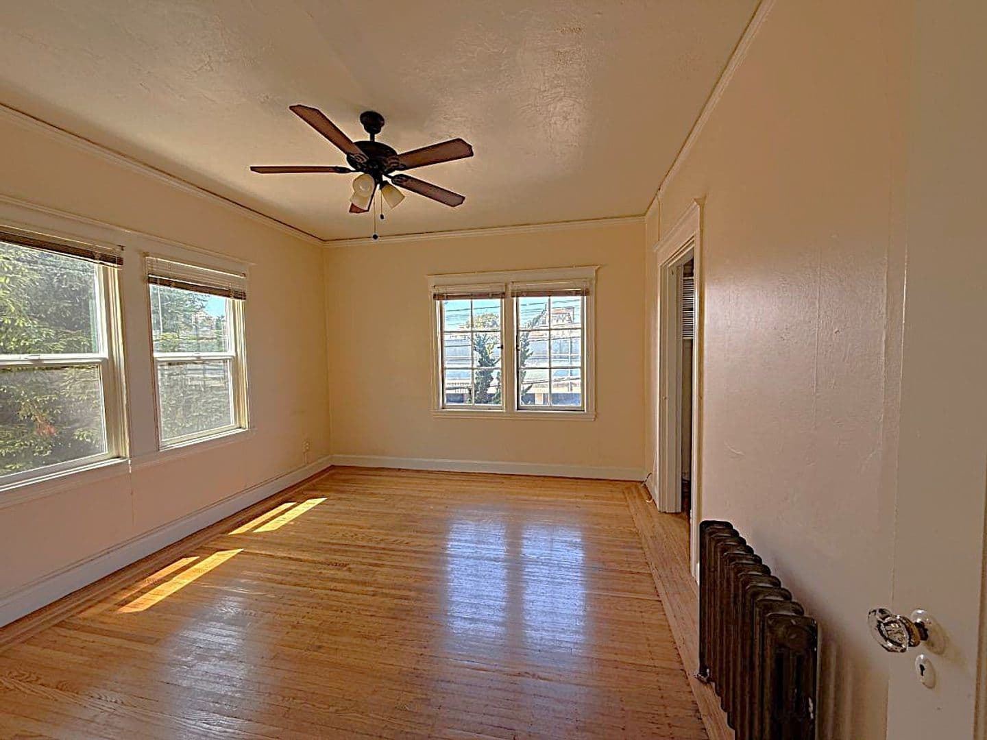 Berkeley Apartment: 2320 Haste St. Apt 12