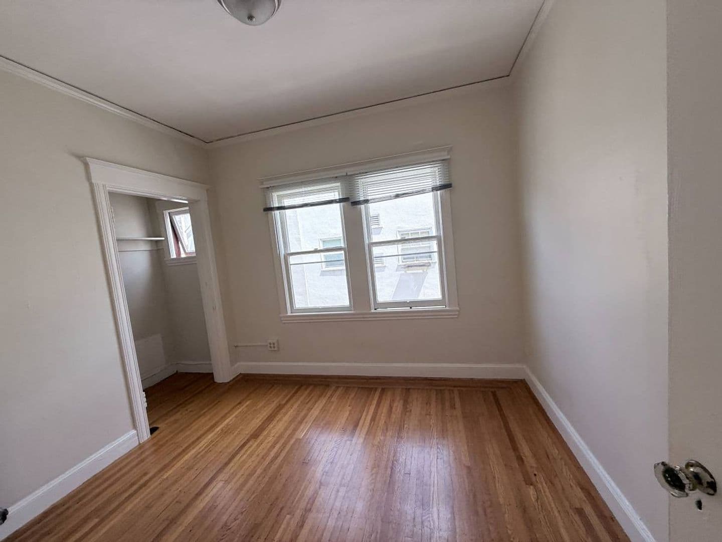 Berkeley Apartment: 2320 Haste St. Apt 9