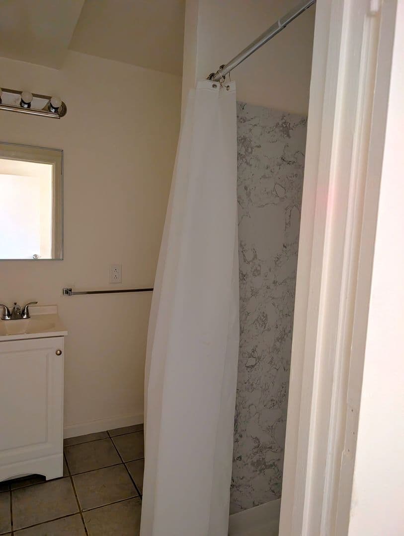 Berkeley Apartment: 1213 San Pablo Ave  #103