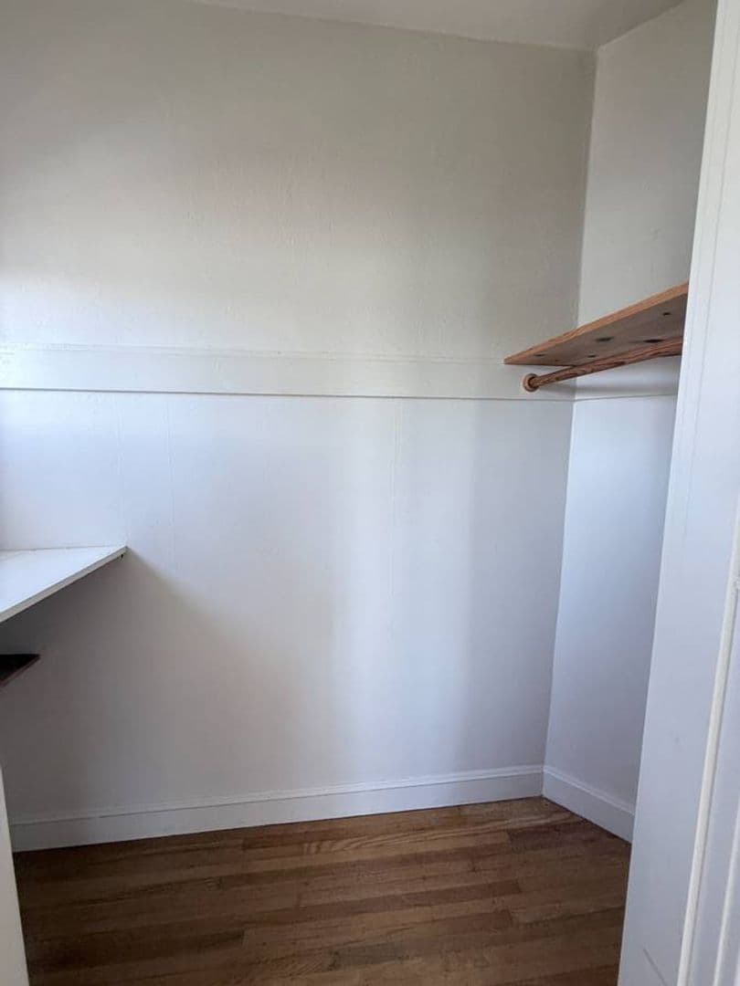 Berkeley Apartment: 2320 Haste St. Apt 18