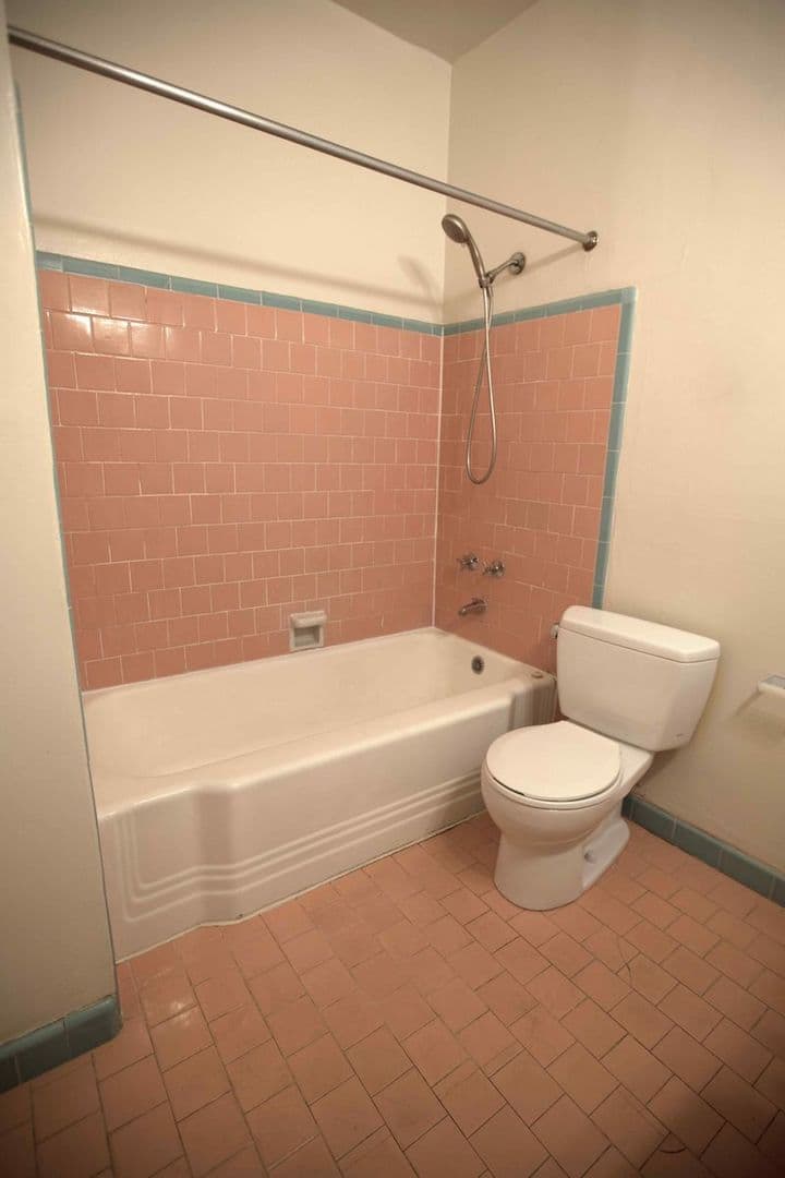 Berkeley Apartment: 2339 Prince St.