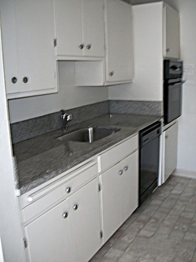 Berkeley Apartment: 1550 Walnut St Apt 01
