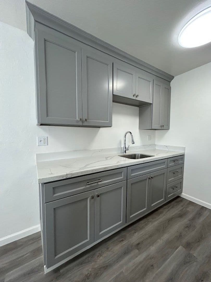 Alameda Apartment: 2236 Lincoln Ave K