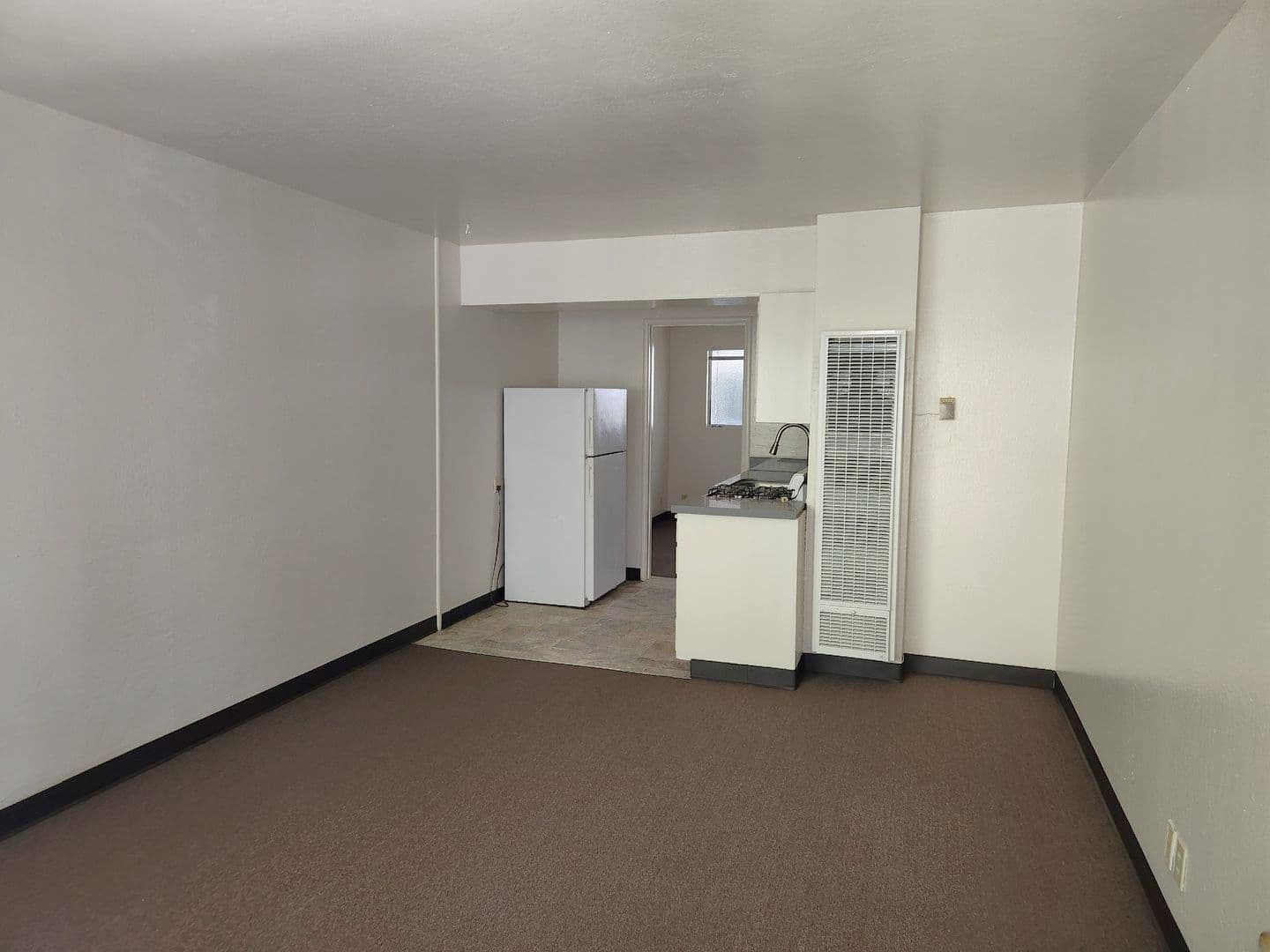 Berkeley Apartment: 2115 Haste St, Apt 208