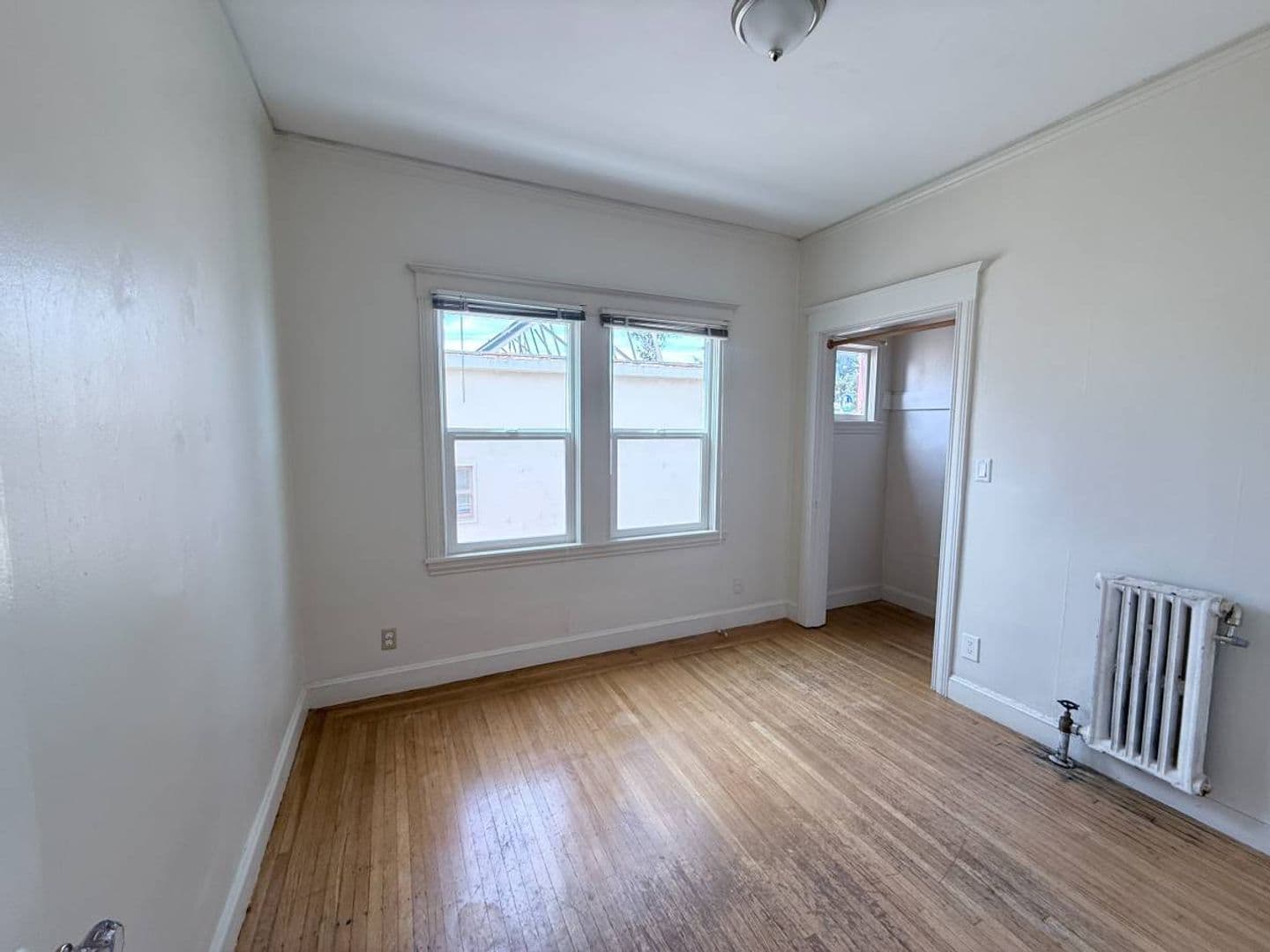 Berkeley Apartment: 2320 Haste St. Apt 18