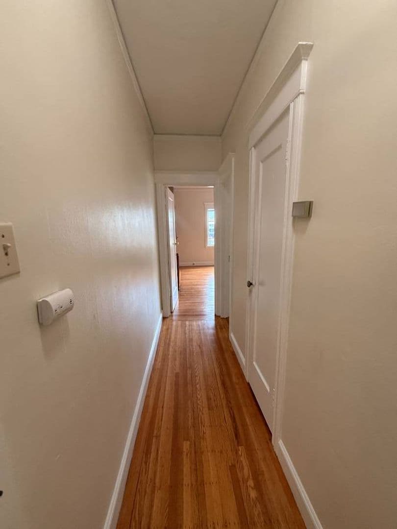Berkeley Apartment: 2320 Haste St. Apt 1
