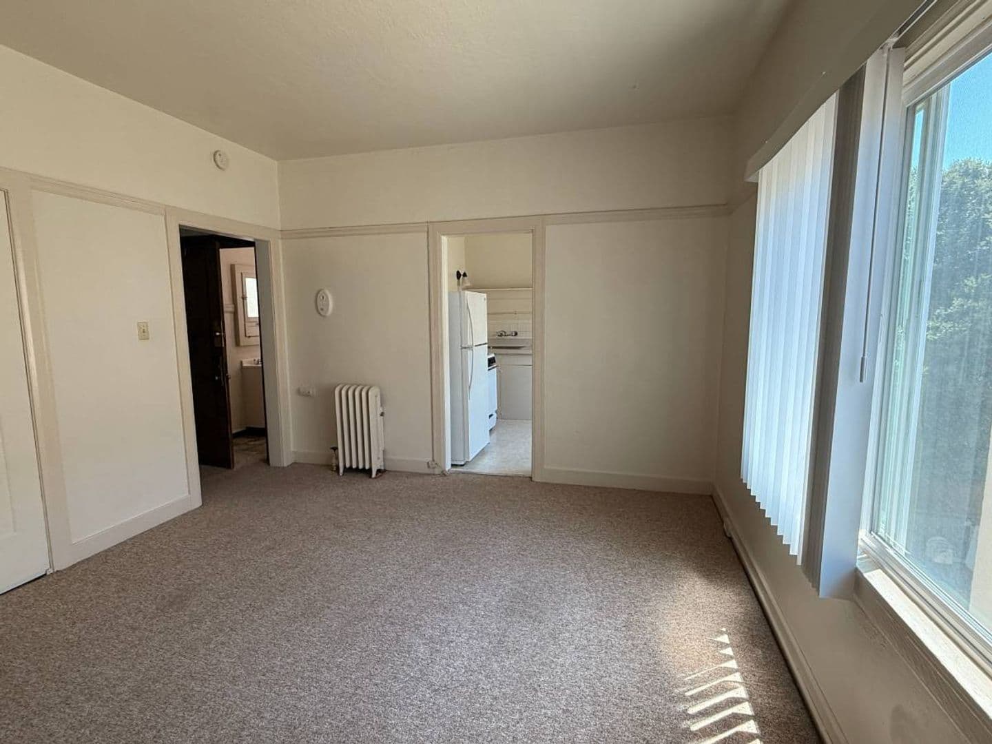 Berkeley Apartment: 2322 Haste St. Apt 27