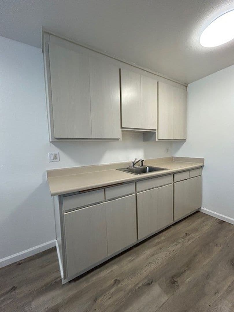 Alameda Apartment: 2236 Lincoln Ave F