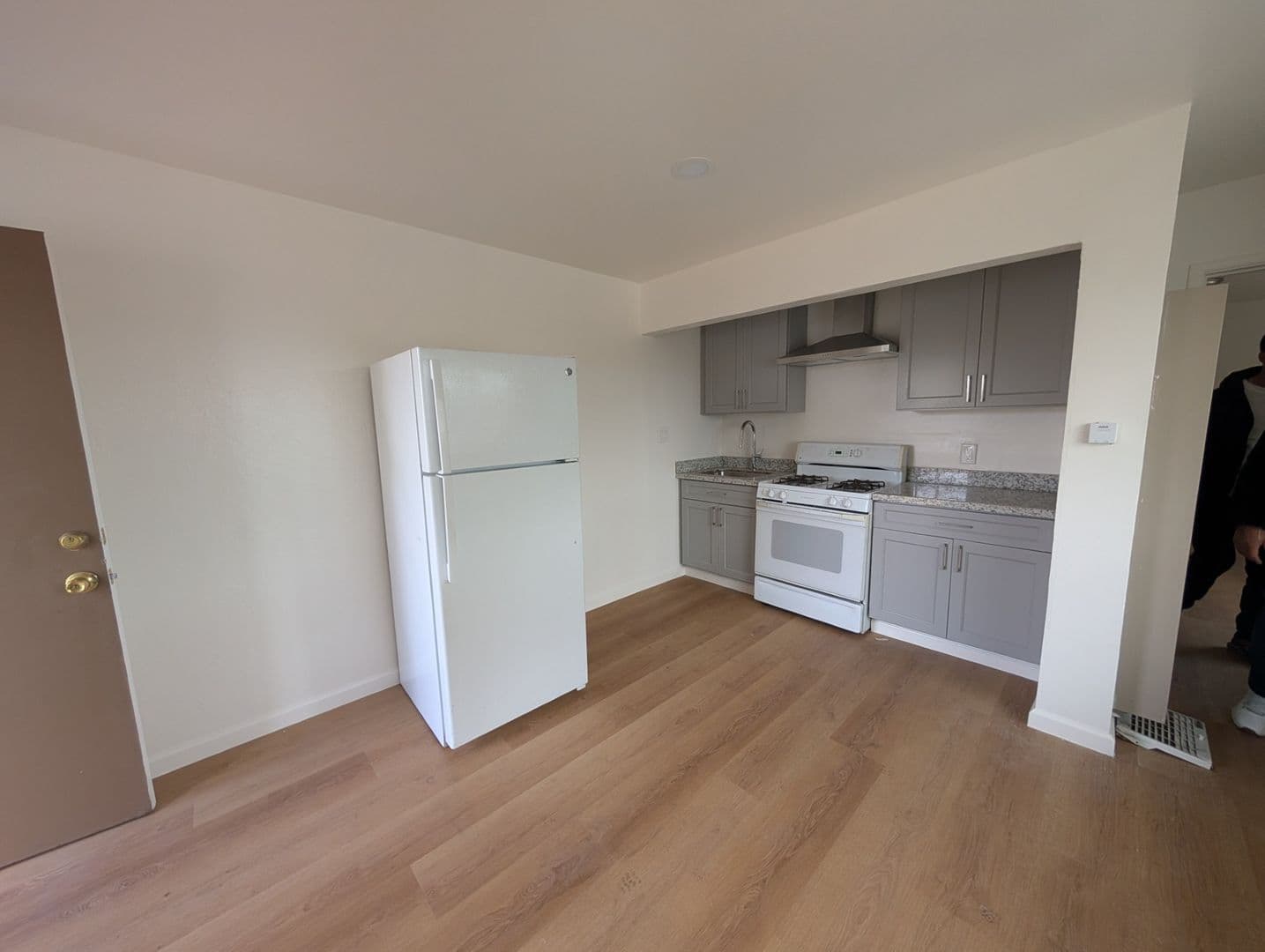 Berkeley Apartment: 1213 San Pablo Ave  #201