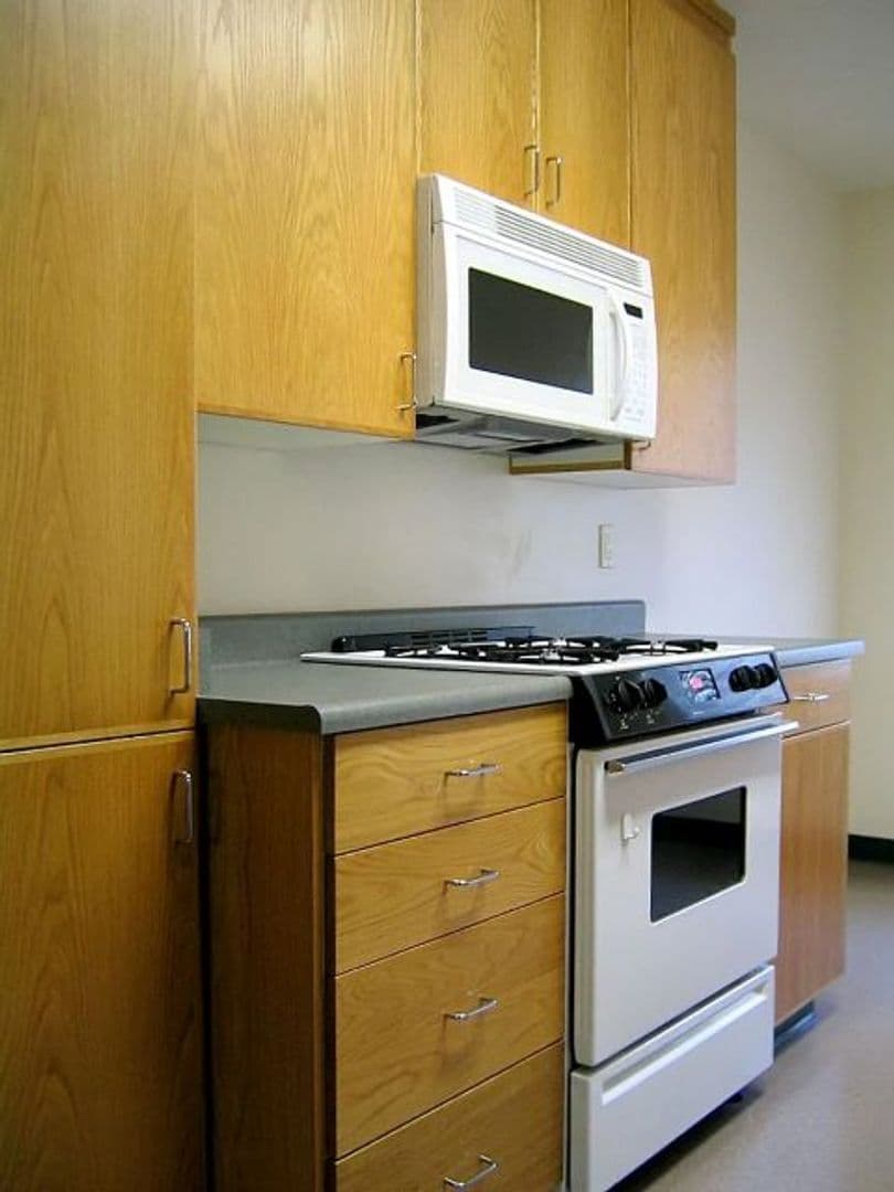 Berkeley Apartment: 2185 Dwight Way, Apt 2