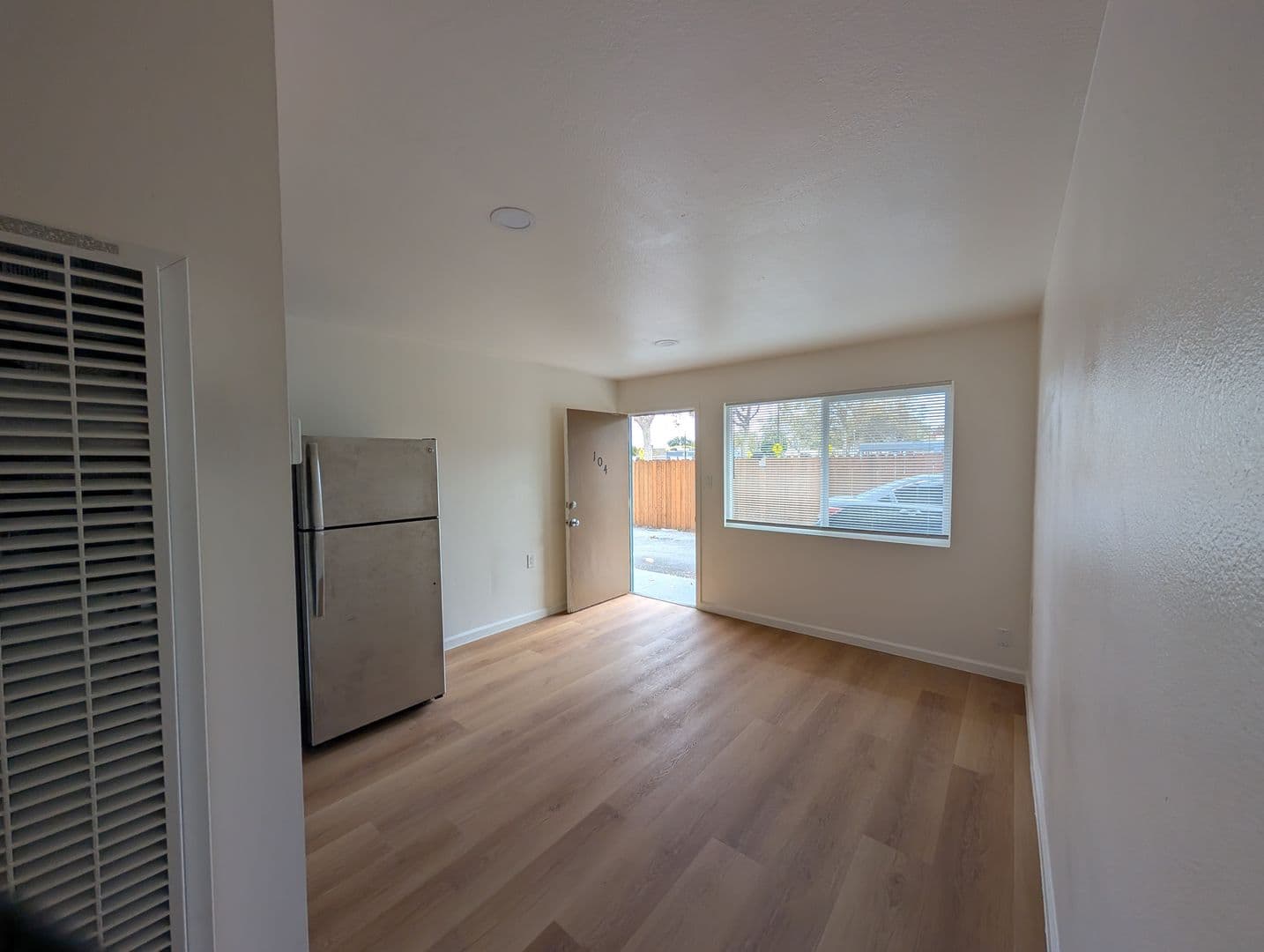 Berkeley Apartment: 1213 San Pablo Ave  #104