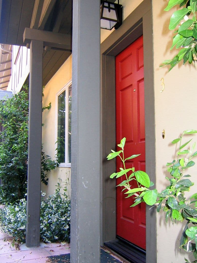 Berkeley Apartment: 2175 Dwight Way, Apt 1