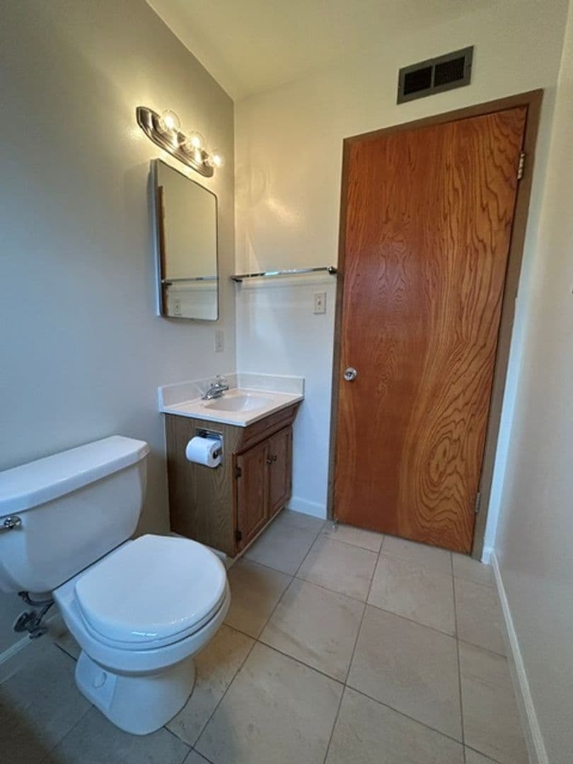 El Cerrito Apartment: 939 Lexington Ave.  #6