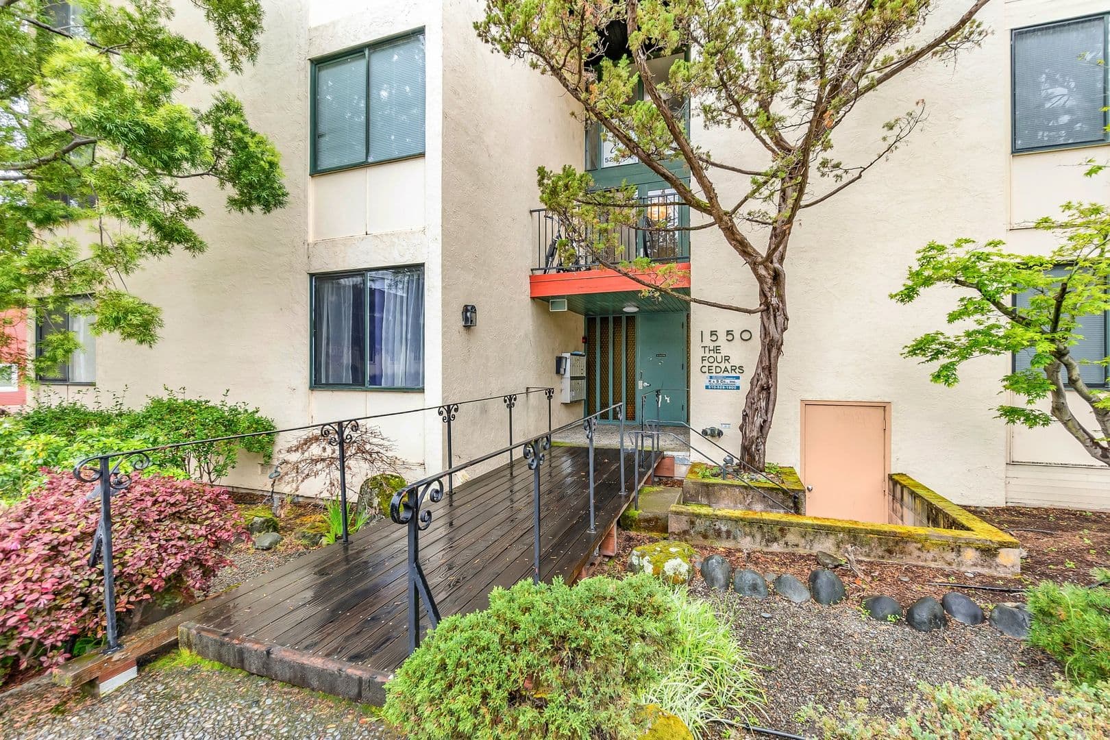 Berkeley Apartment: 1550 Walnut St Apt 01