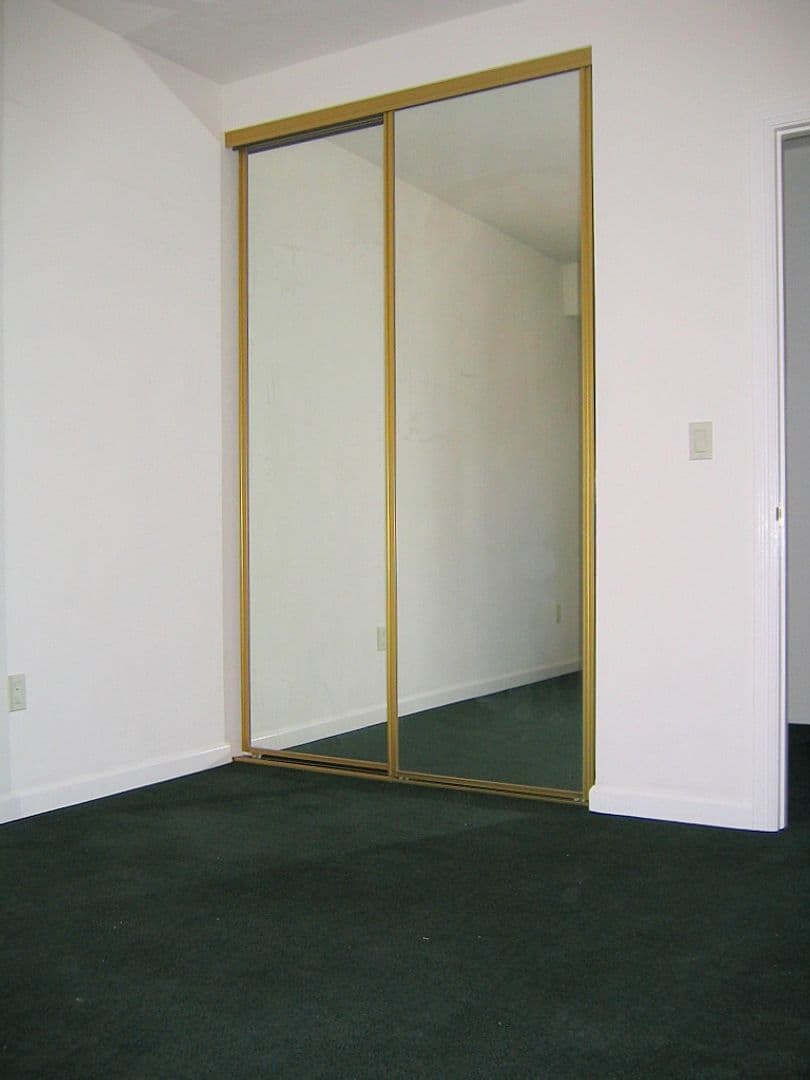 Berkeley Apartment: 2175 Dwight Way, Apt 1