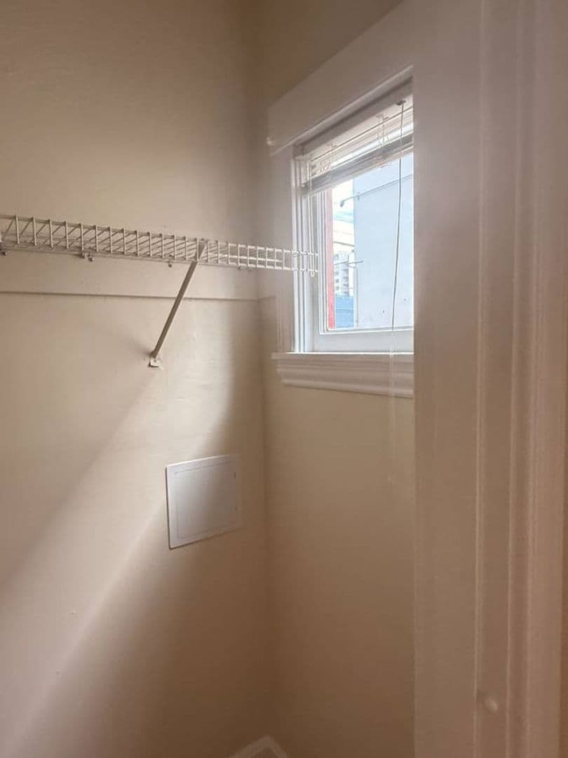 Berkeley Apartment: 2320 Haste St. Apt 1