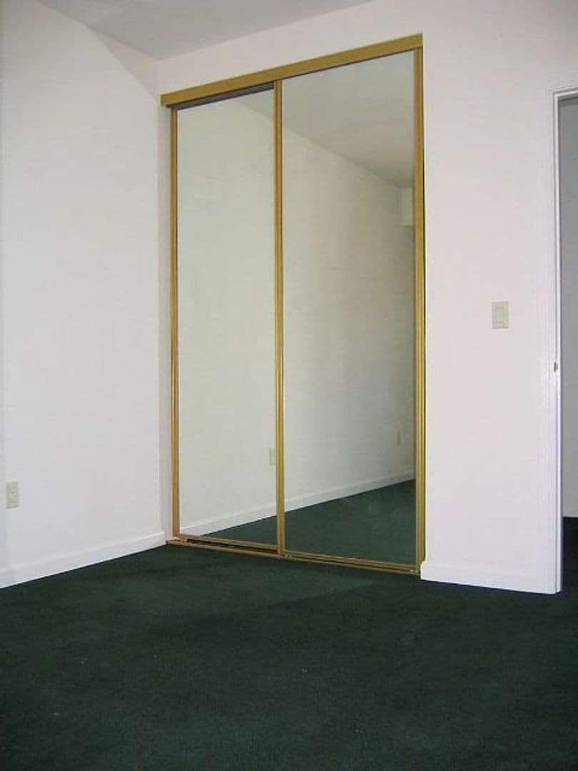 Berkeley Apartment: 2185 Dwight Way, Apt 2