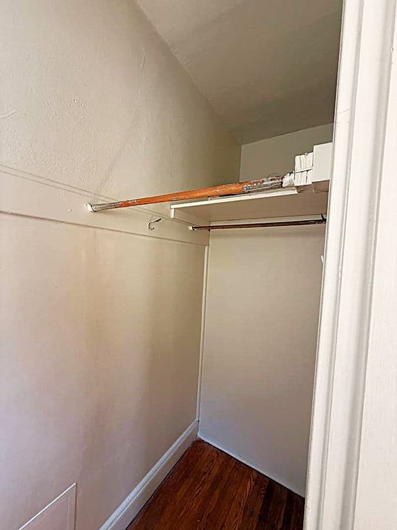 Berkeley Apartment: 2320 Haste St. Apt 12