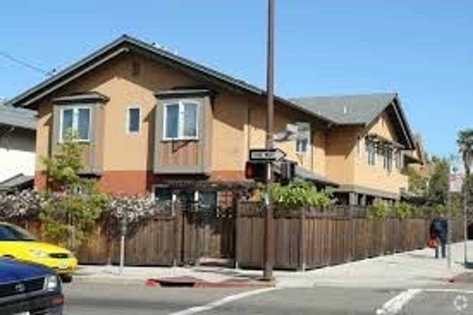Berkeley Apartment: 2185 Dwight Way, Apt 3