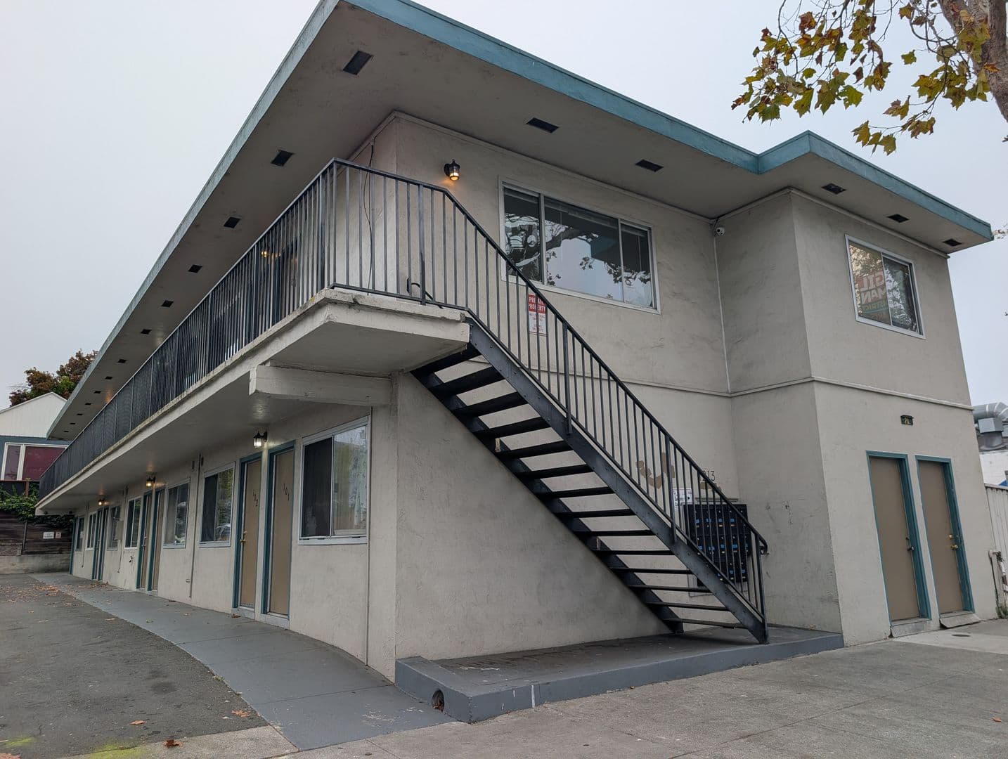 Berkeley Apartment: 1213 San Pablo Ave  #102