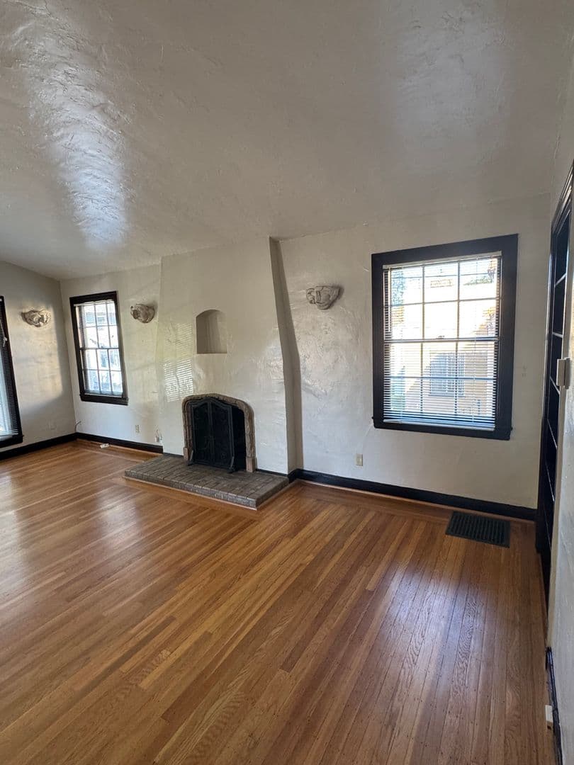 Berkeley Apartment: 1681 Scenic Ave.