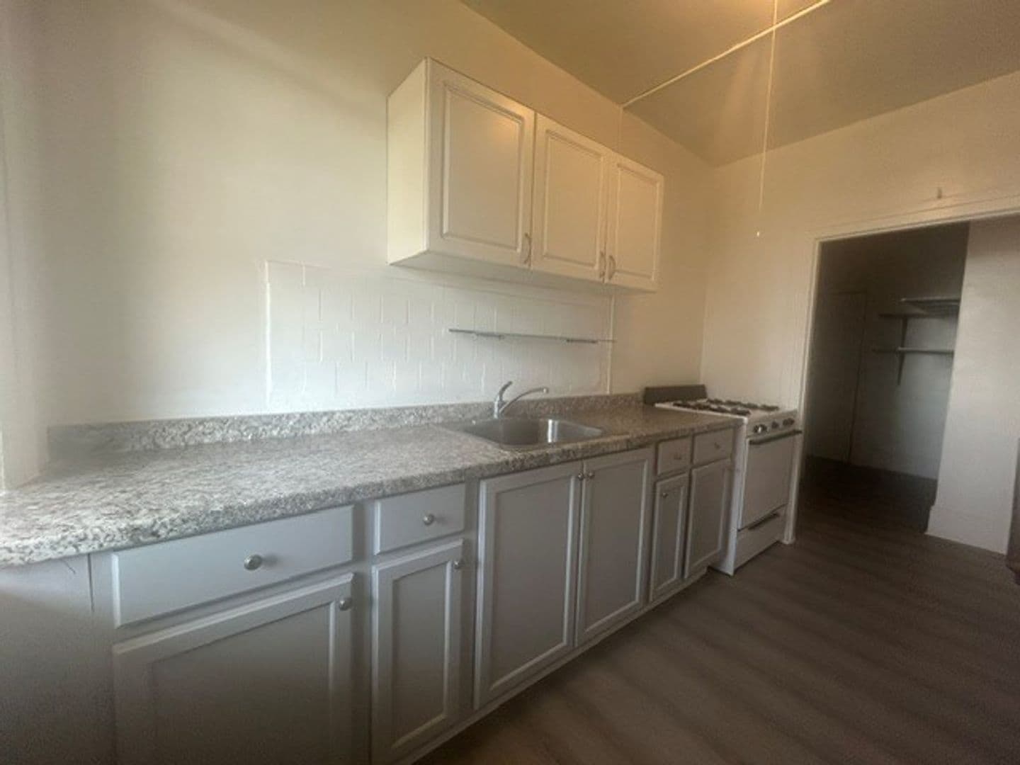 Berkeley Apartment: 2437 Shattuck Ave. #20