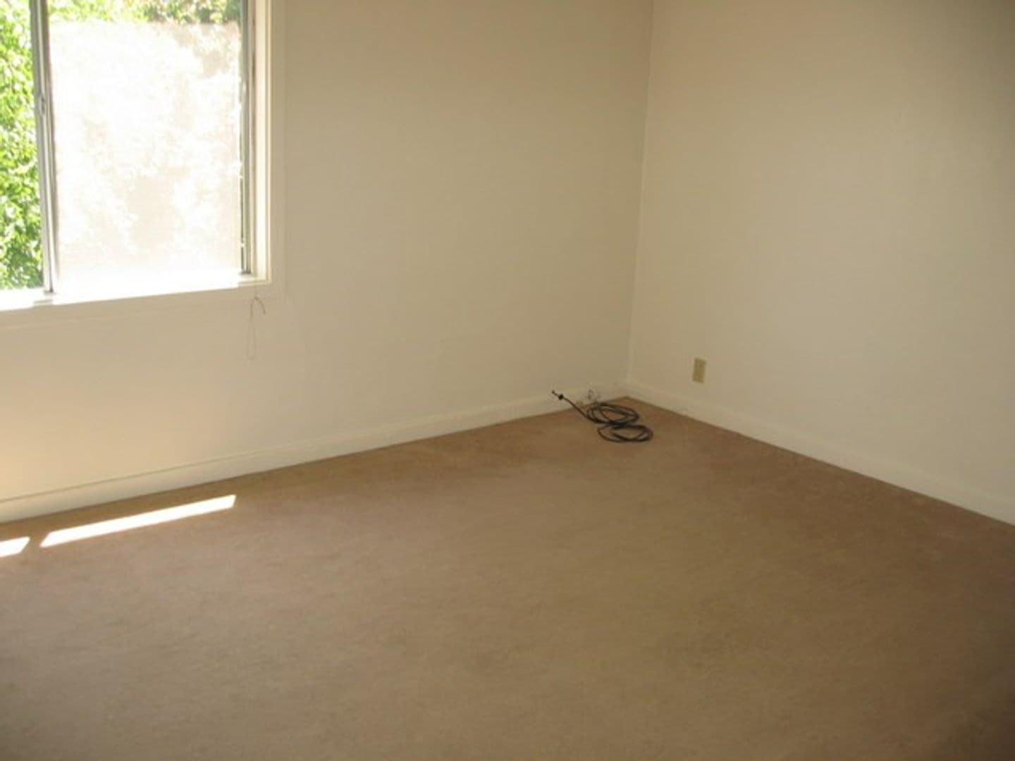 Berkeley Apartment: 1716 University Ave Apt 20