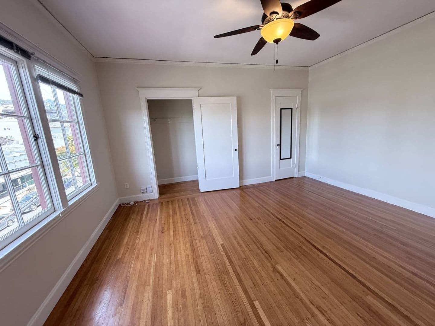 Berkeley Apartment: 2320 Haste St. Apt 9