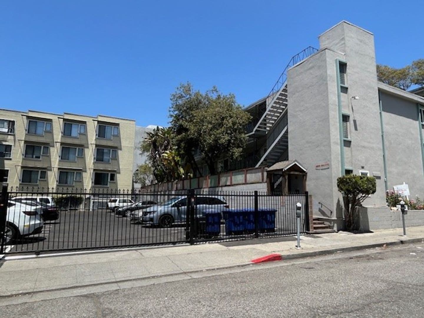Berkeley Apartment: 2115 Haste St, Apt 208